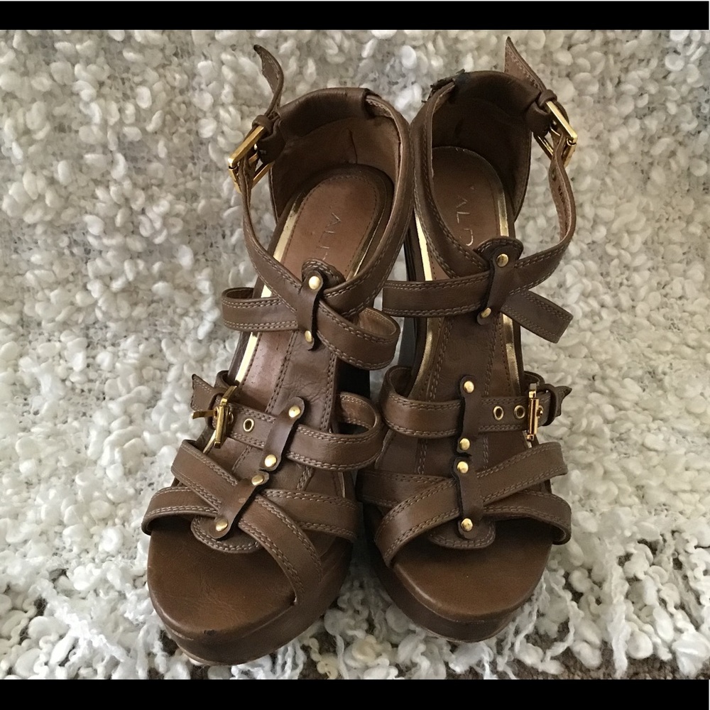 Aldo chocolate wedges